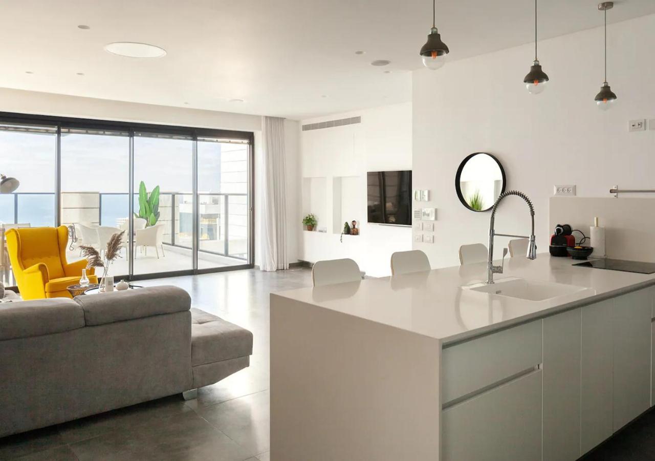 Oַ&O Group- Luxury Penthouse Jacuzzi Sea 36 Floor Leilighet Bat Yam Eksteriør bilde