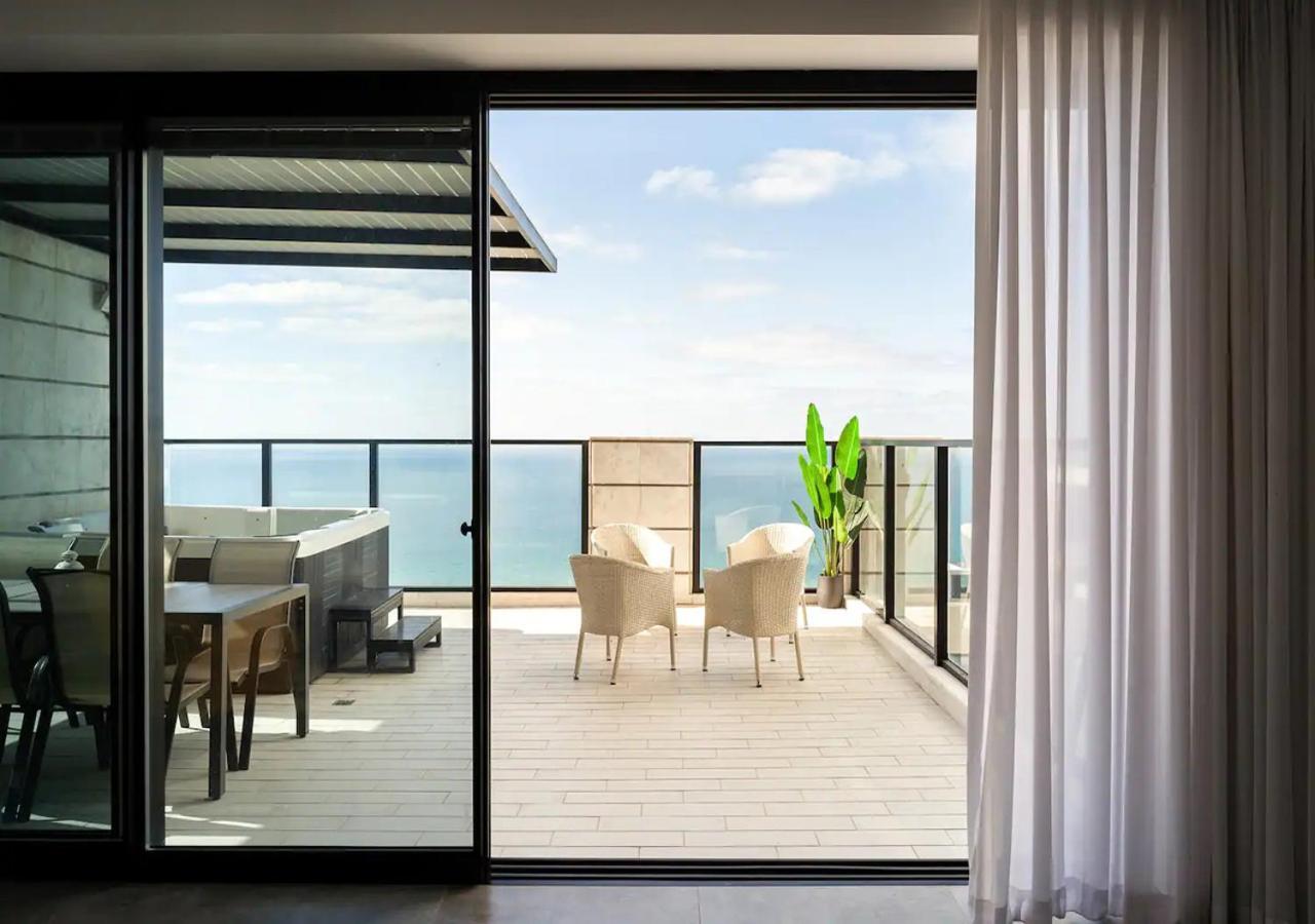 Oַ&O Group- Luxury Penthouse Jacuzzi Sea 36 Floor Leilighet Bat Yam Eksteriør bilde