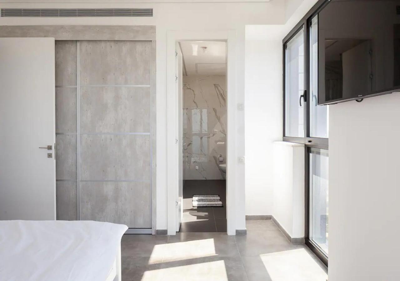 Oַ&O Group- Luxury Penthouse Jacuzzi Sea 36 Floor Leilighet Bat Yam Eksteriør bilde