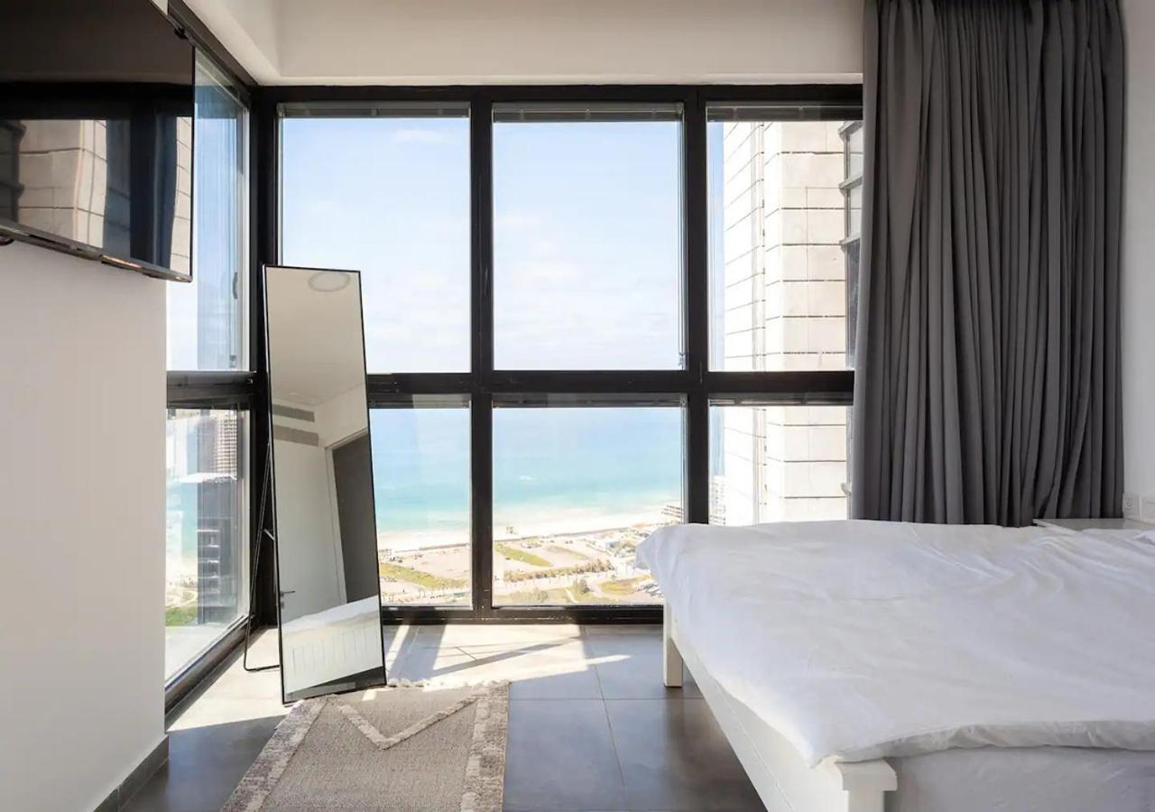 Oַ&O Group- Luxury Penthouse Jacuzzi Sea 36 Floor Leilighet Bat Yam Eksteriør bilde