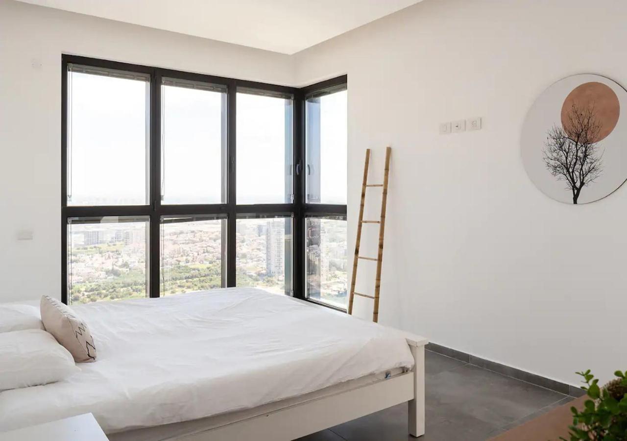 Oַ&O Group- Luxury Penthouse Jacuzzi Sea 36 Floor Leilighet Bat Yam Eksteriør bilde