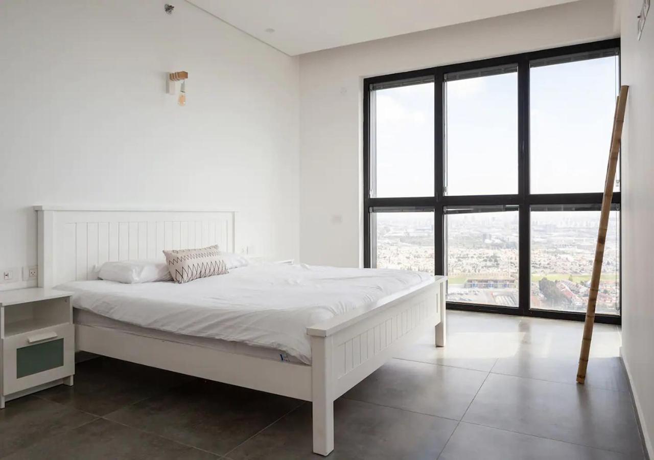 Oַ&O Group- Luxury Penthouse Jacuzzi Sea 36 Floor Leilighet Bat Yam Eksteriør bilde